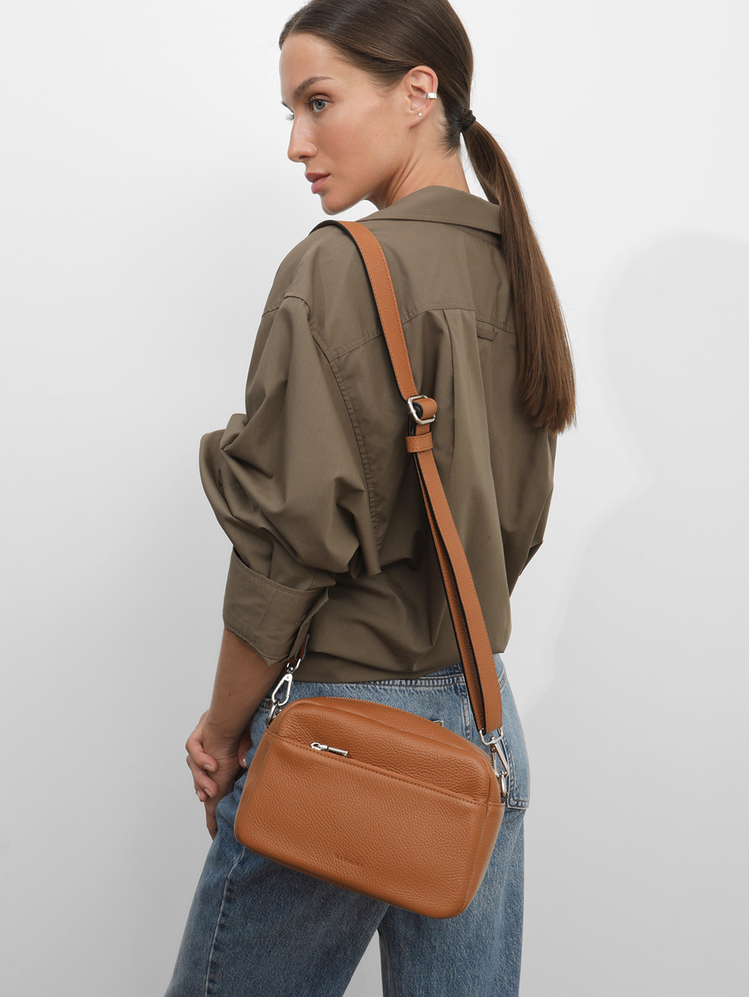 Сумка кросс-боди с передним карманом на молнии от RIPANI в рыжем цвете