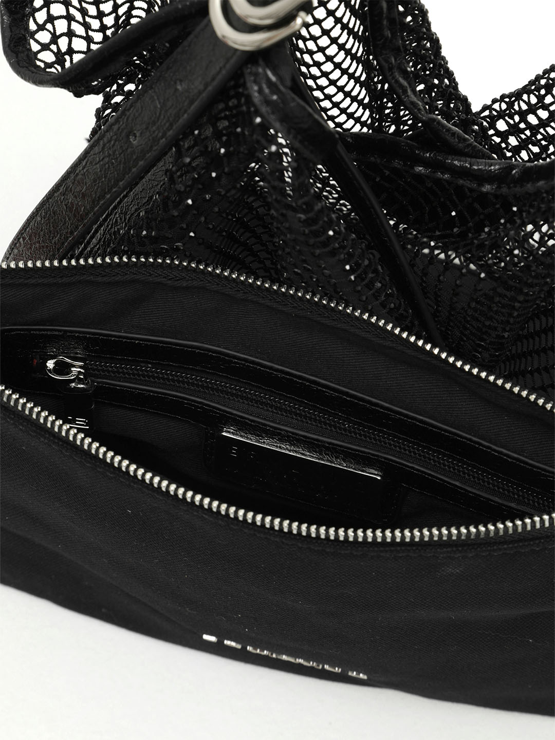 Сумка-мешок из сетки со стразами черного цвета и дополнительной текстильной косметичкой от Ermanno Firenze