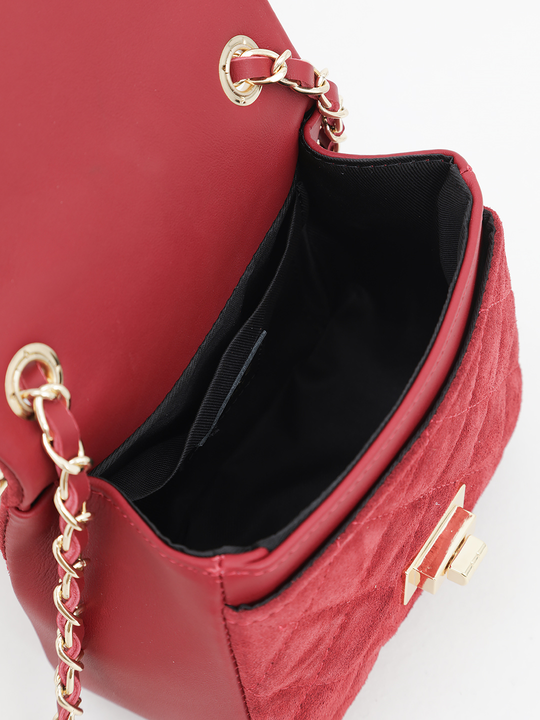 Небольшая кросс-боди с ремнём цепочкой от BE NICE из натуральной замши и кожи красного цвета