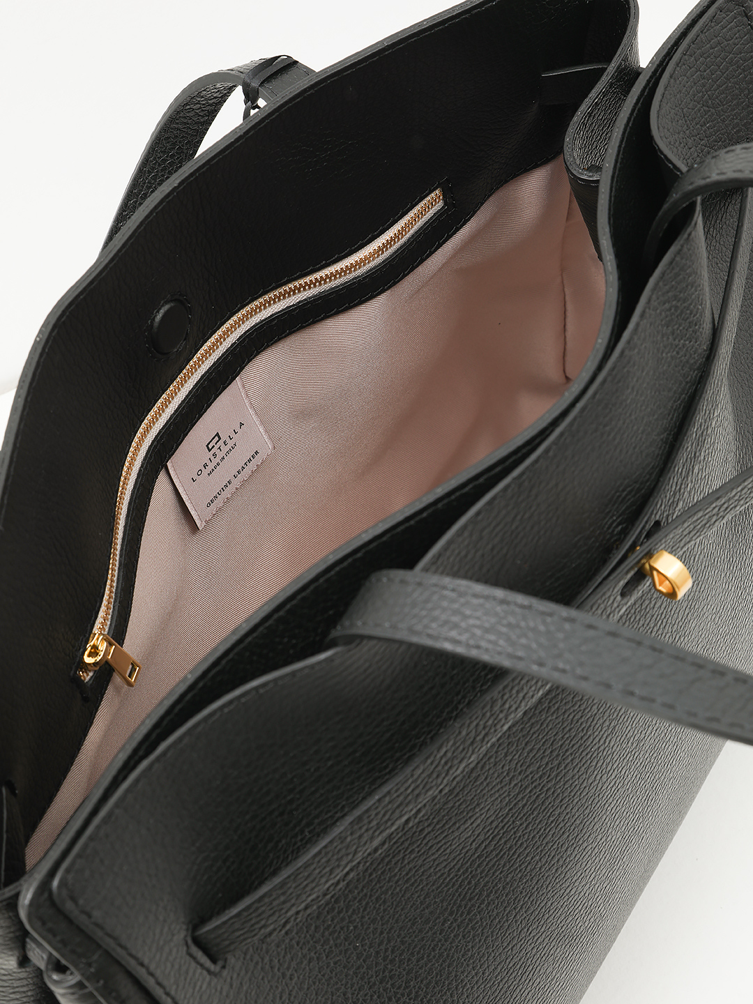 Сумка-тоут с золотистой поворотной фурнитурой от Loristella чёрного цвета