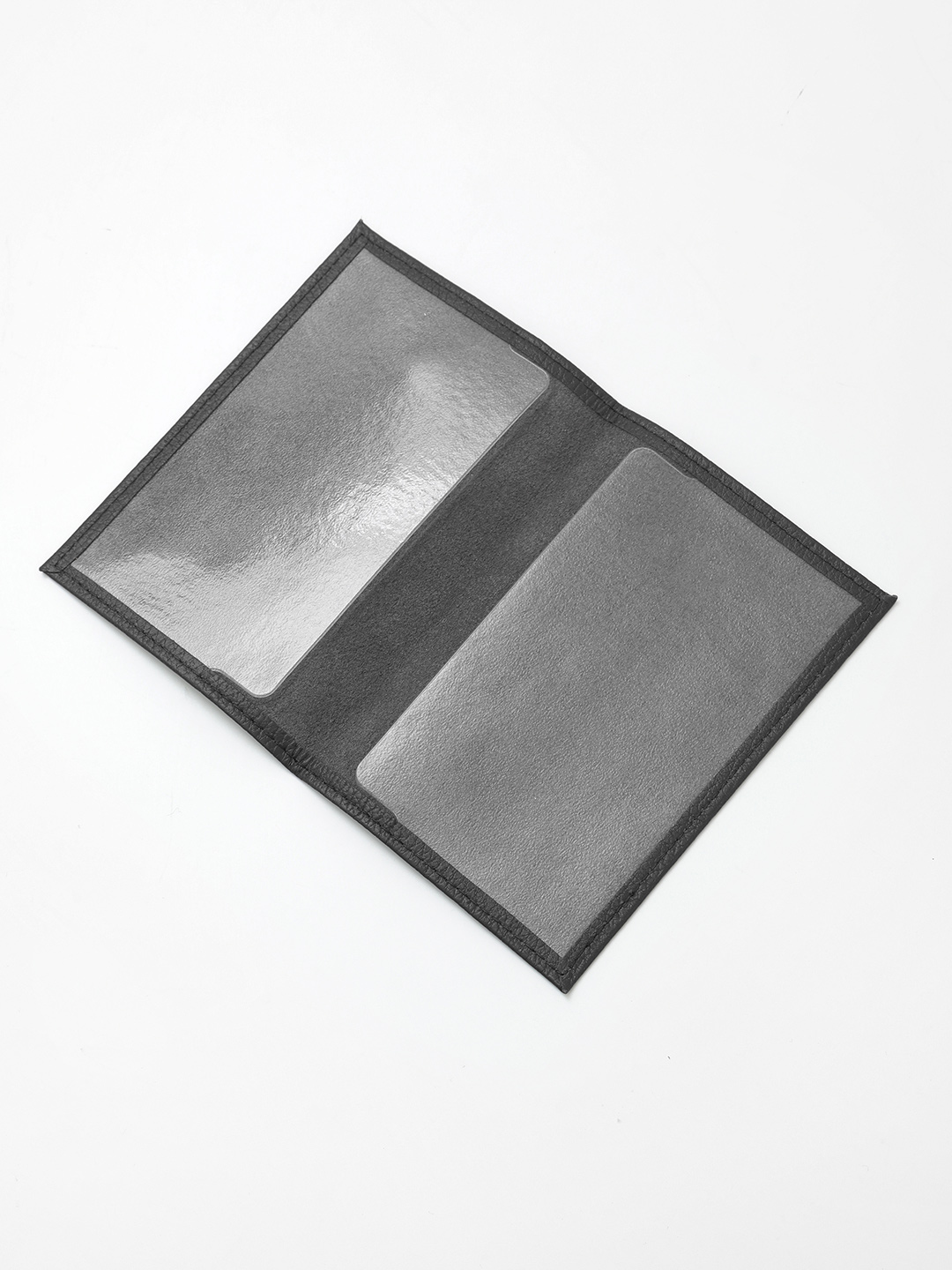 Обложка для паспорта в тёмно - сером цвете от Alessandro Beato из натуральной кожи 