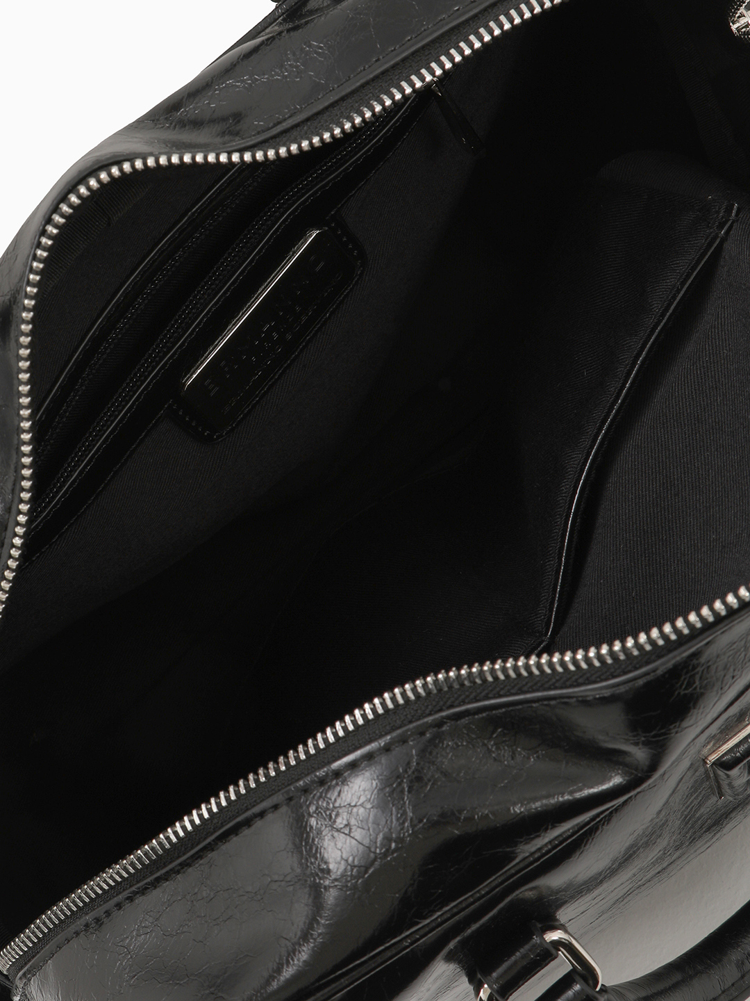 Сумка-боулер с металлическими клёпками и крупной монограммой ERMANNO FIRENZE в чёрном цвете