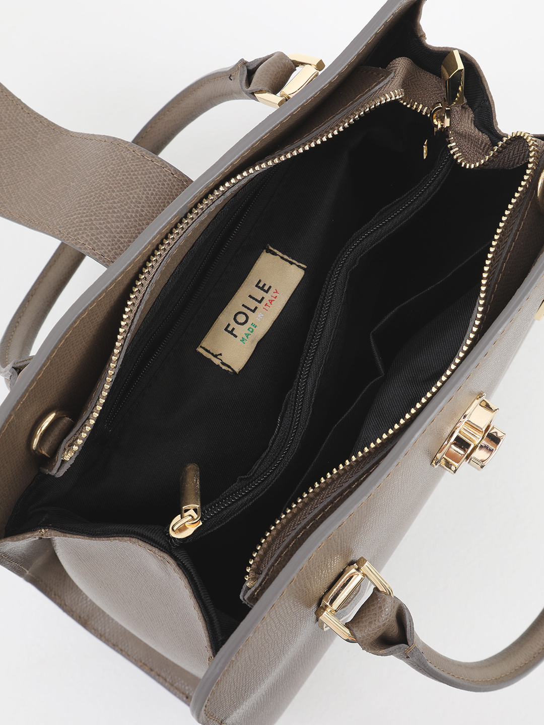 Сумка-тоут с поворотной золотистой фурнитурой от FOLLE в цвете тауп