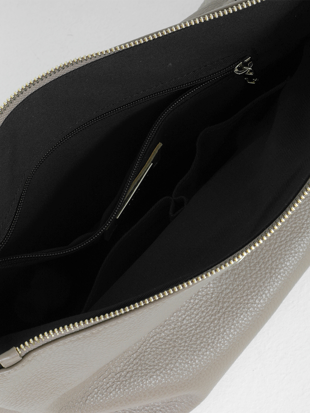 Сумка-портфель с поворотной фурнитурой от RIPANI в сером цвете