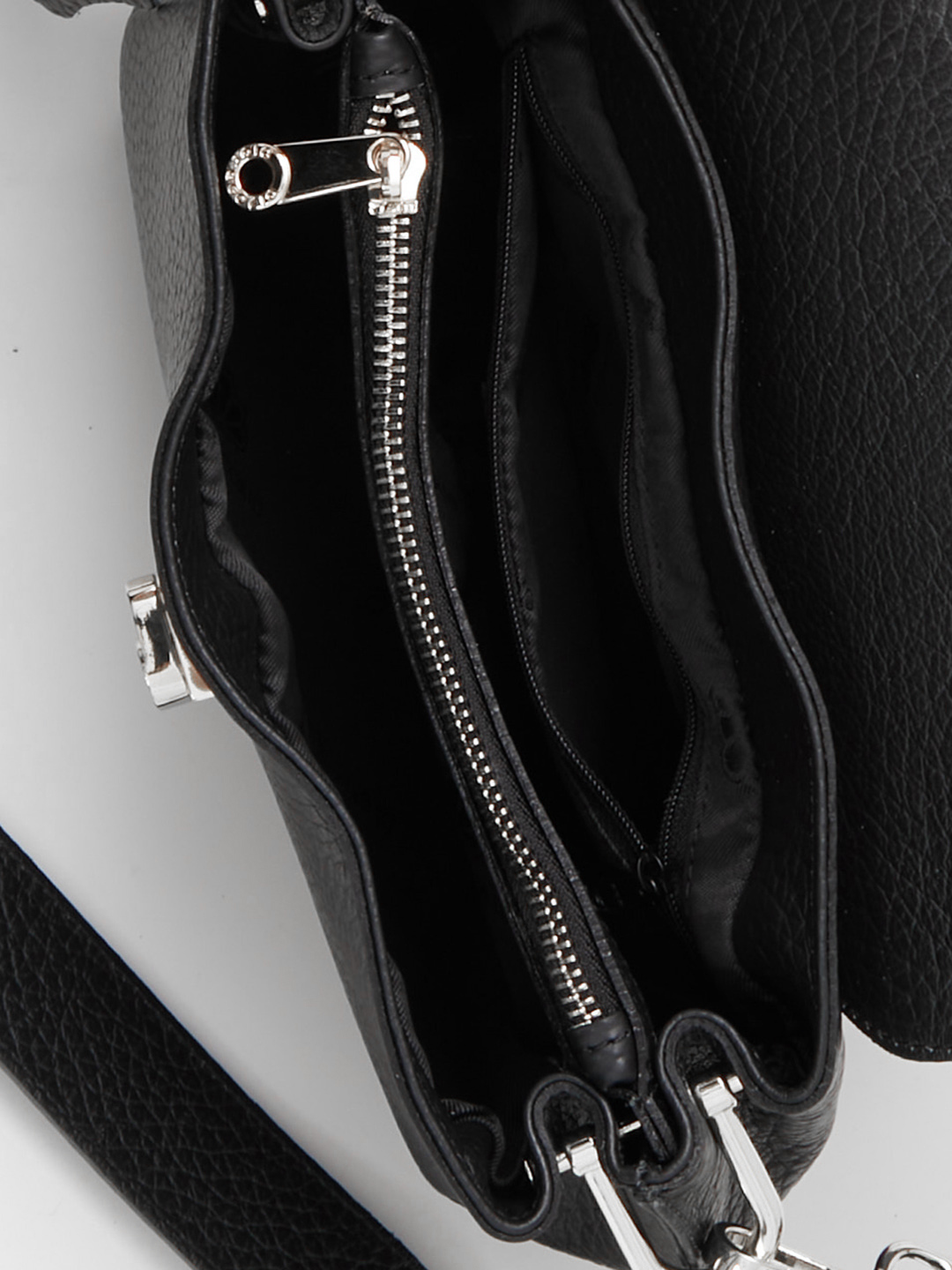 Кросс-боди черного цвета с поворотной фурнитурой от Di Gregorio