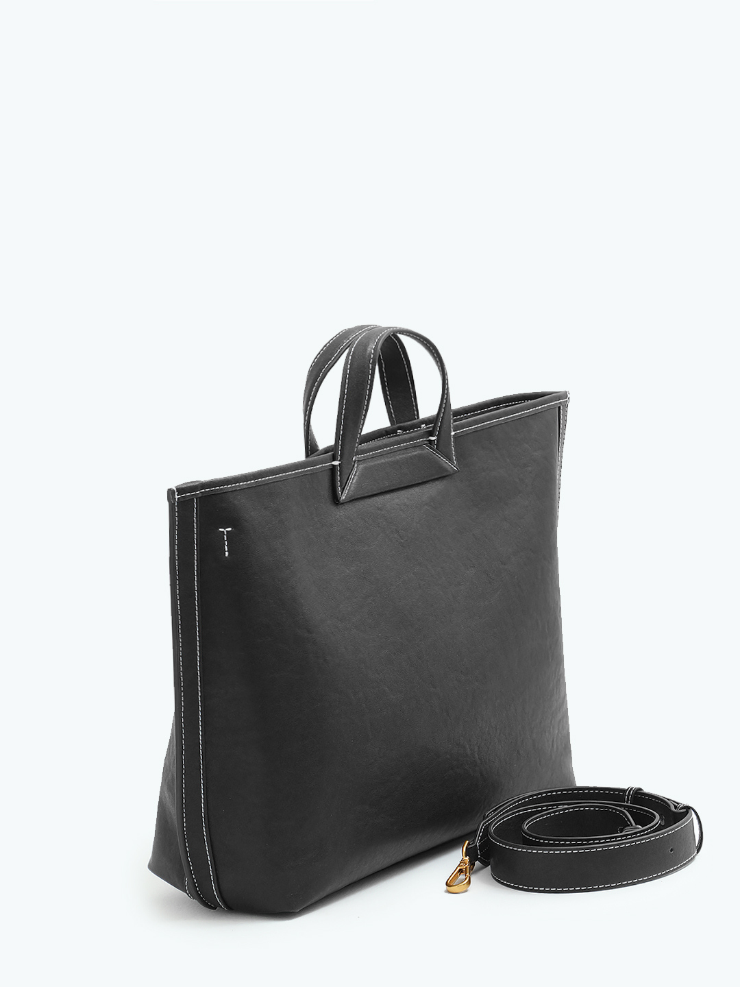 Сумка-шоппер с контрастной строчкой от IVORY в чёрном цвете