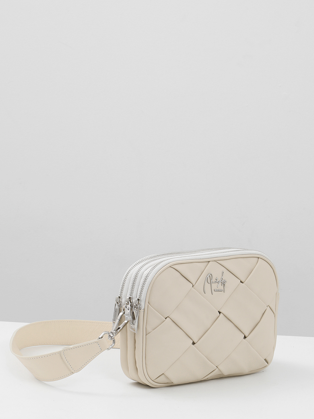 Кросс-боди на плечо с широким плетением от Renato Angi в бежевом оттенке