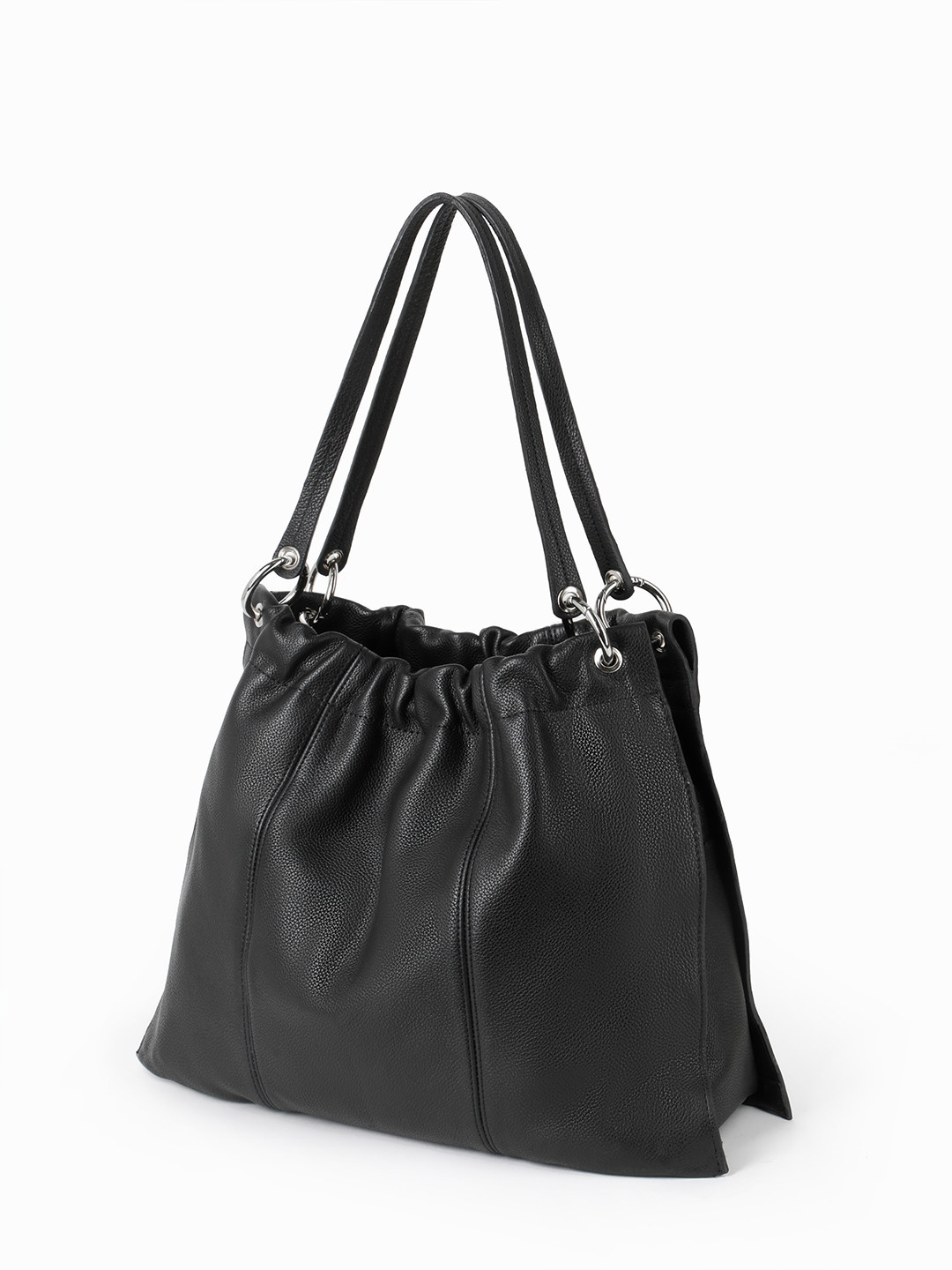 Сумка-мешок с ручками на кольцах и кожаными складками от FOLLE в чёрном цвете