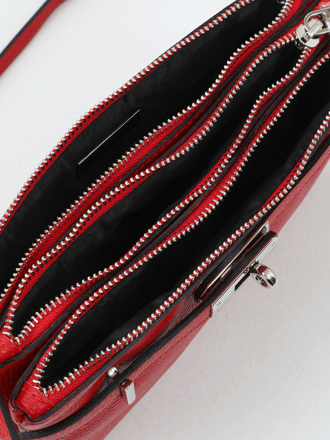 сумка через плечо с тремя отделениями и трендовым замком от Renato Angi в красном цвете