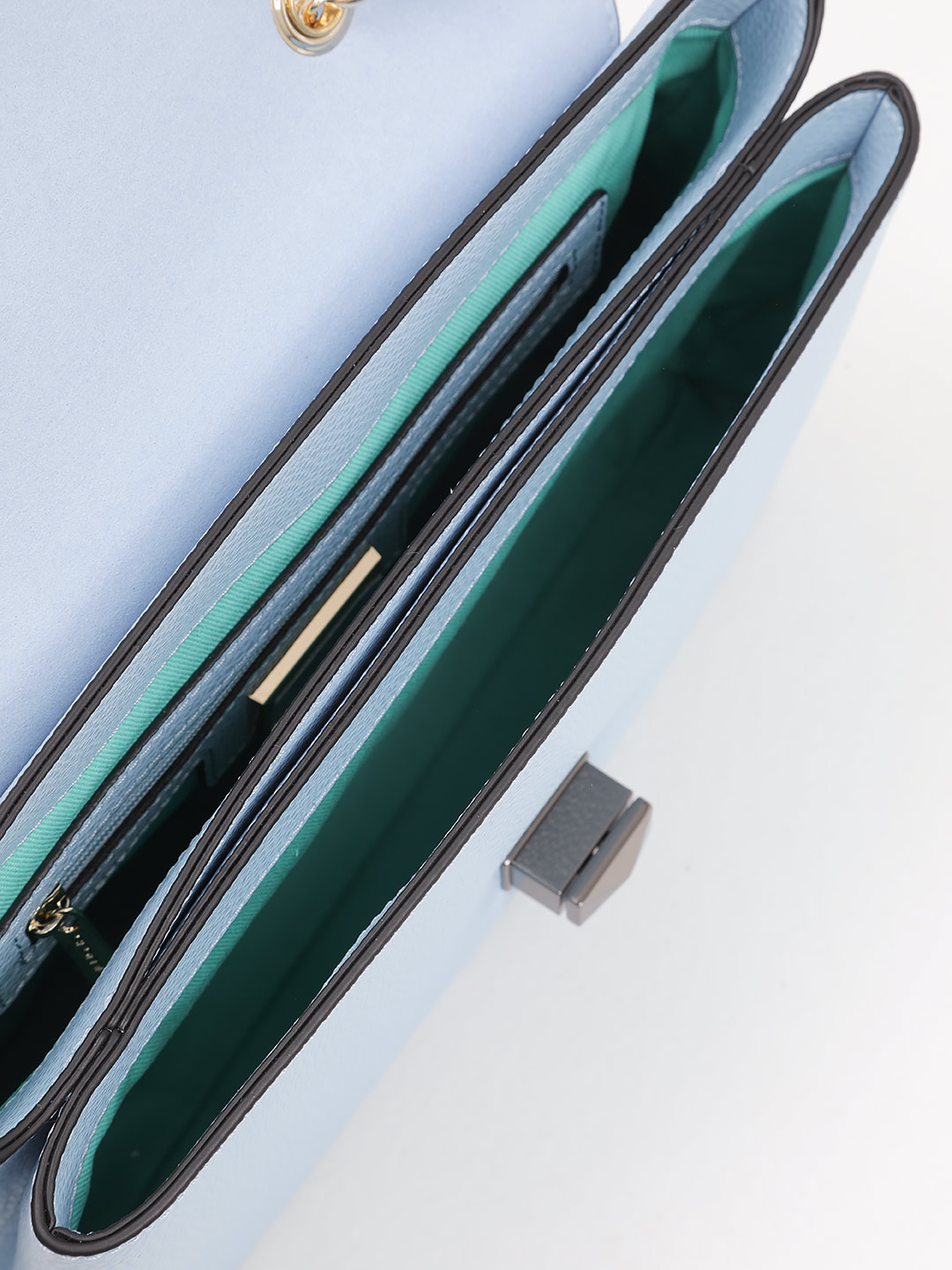 Сумка через плечо с клапаном и поворотным замком от Cromia из натуральной голубой кожи