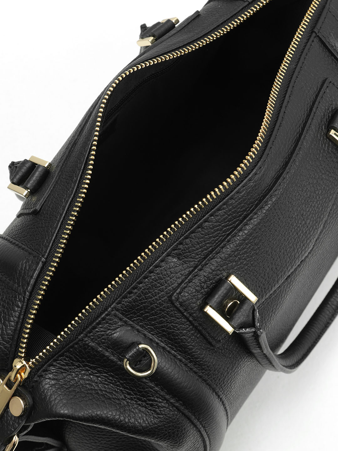 Небольшой боулер от Folle из натуральной кожи черного цвета