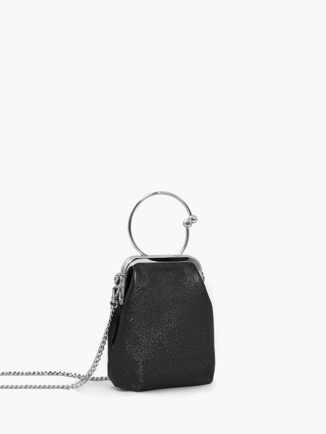 Мини-сумка с круглой металлической ручкой от BE NICE в чёрной ламинированной коже