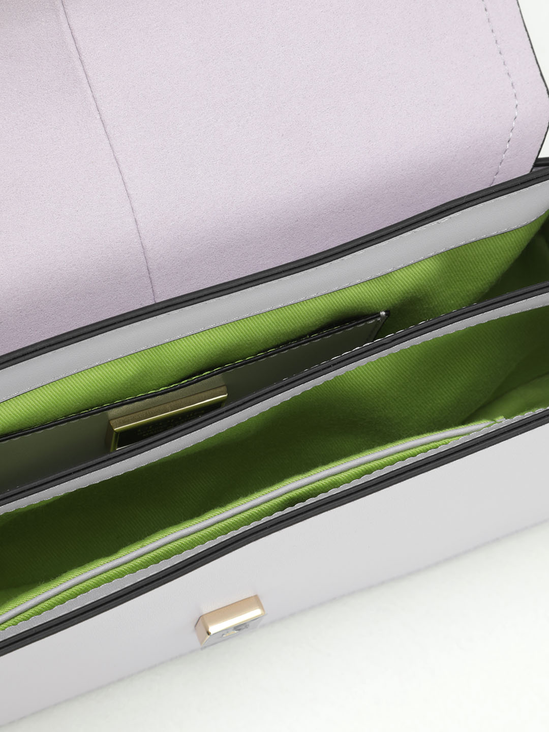 Сумка-багет от Cromia из натуральной кожи лавандового цвета