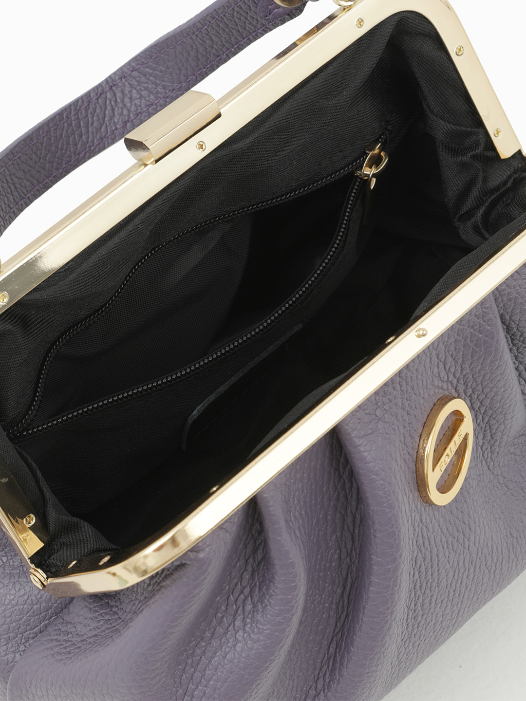 Сумка-клатч с рамочным замком и круглой фурнитурой от FOLLE в лиловом оттенке