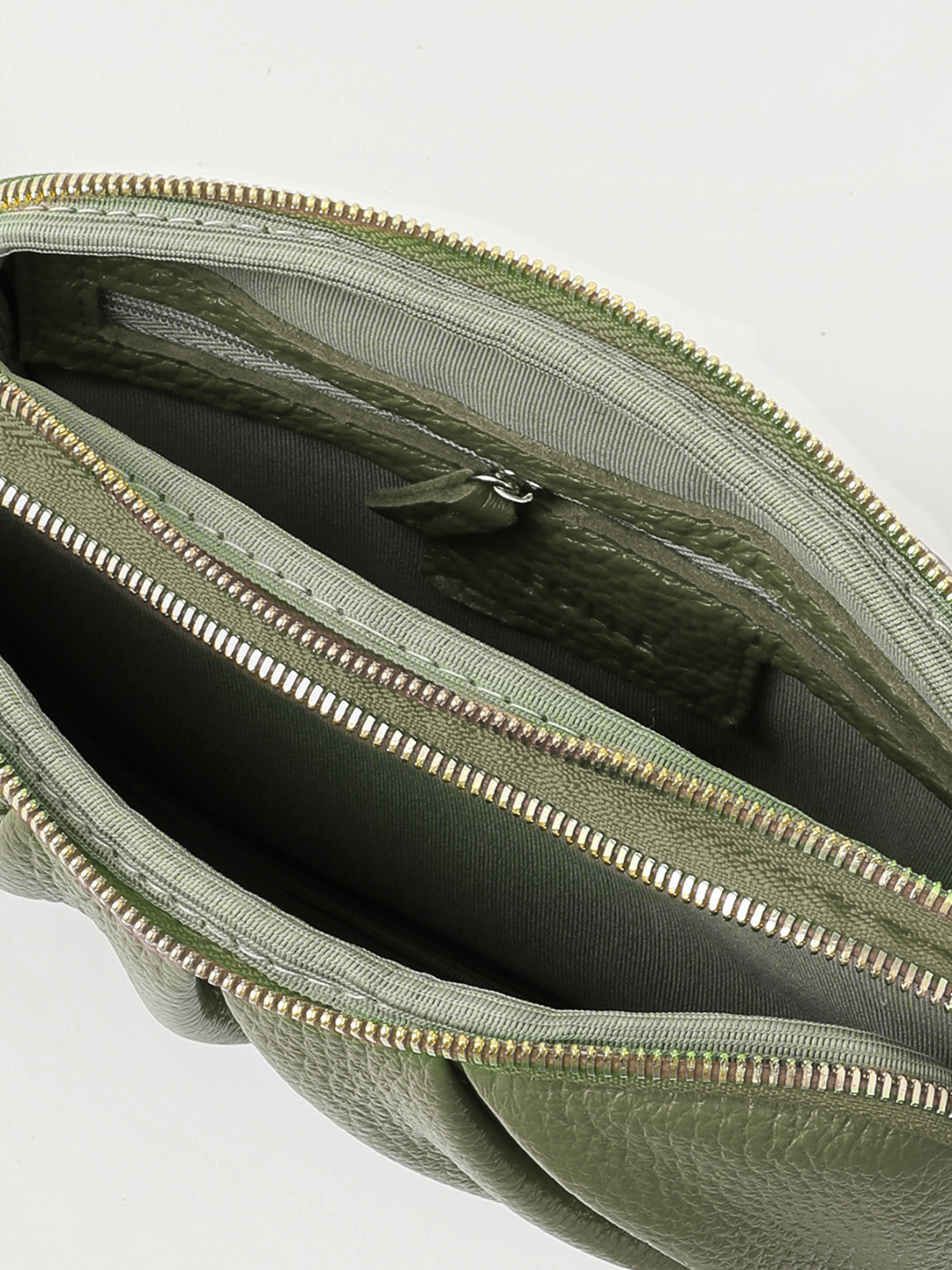 Небольшая сумка кросс-боди от FOLLE прямоугольной формы из натуральной кожи оливкового цвета