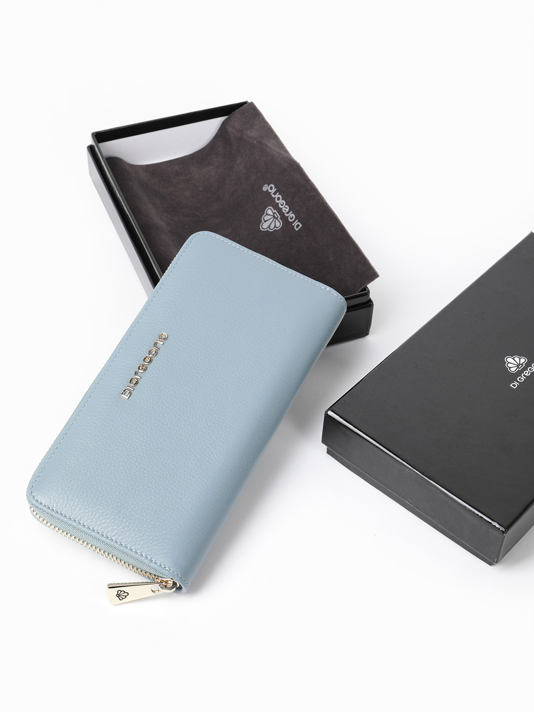 Прямоугольный кошелёк из натуральной кожи голубого цвета от Di Gregorio