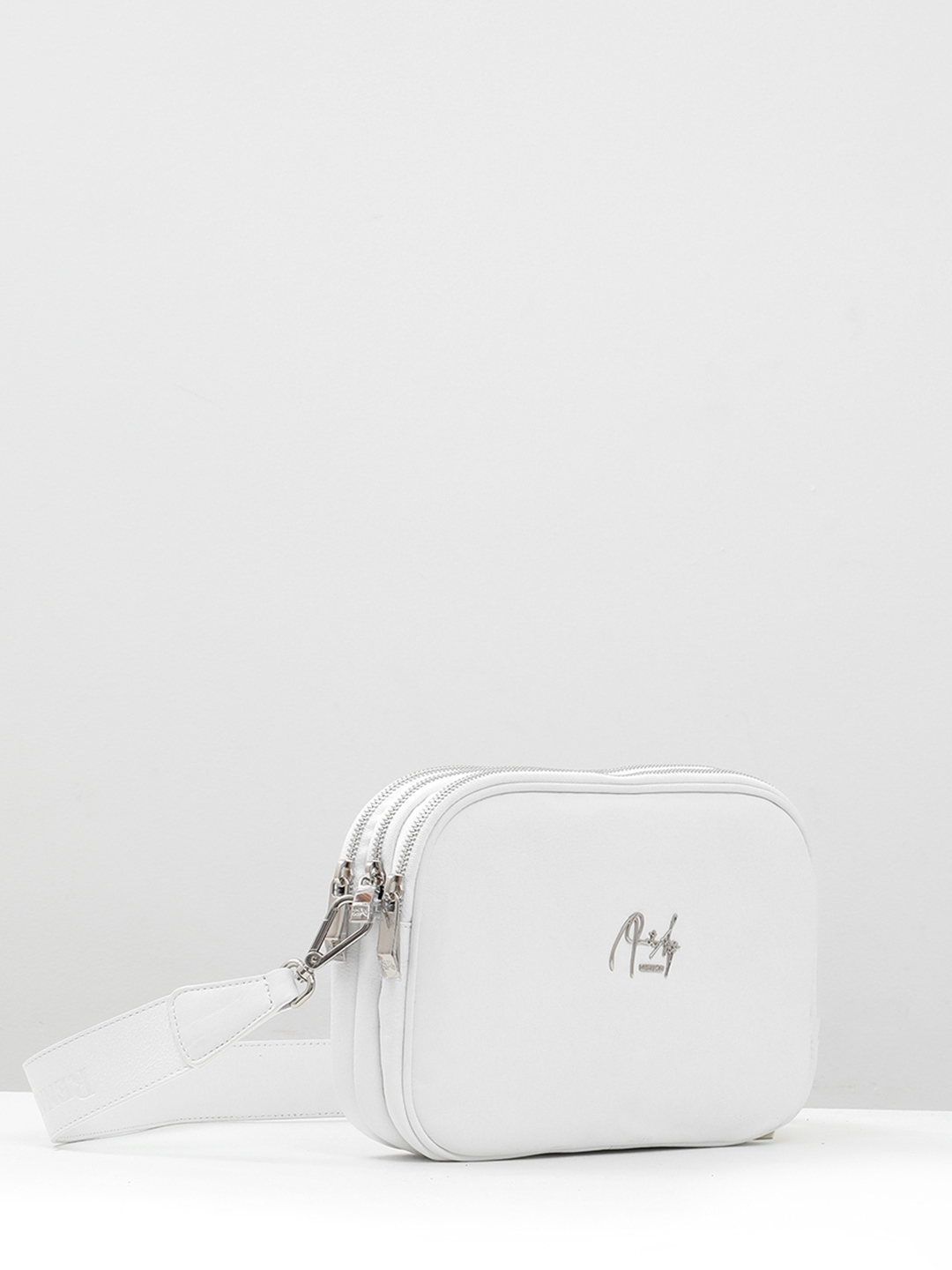 Белая кросс-боди с тремя отделениями и логотипом Renato Angi