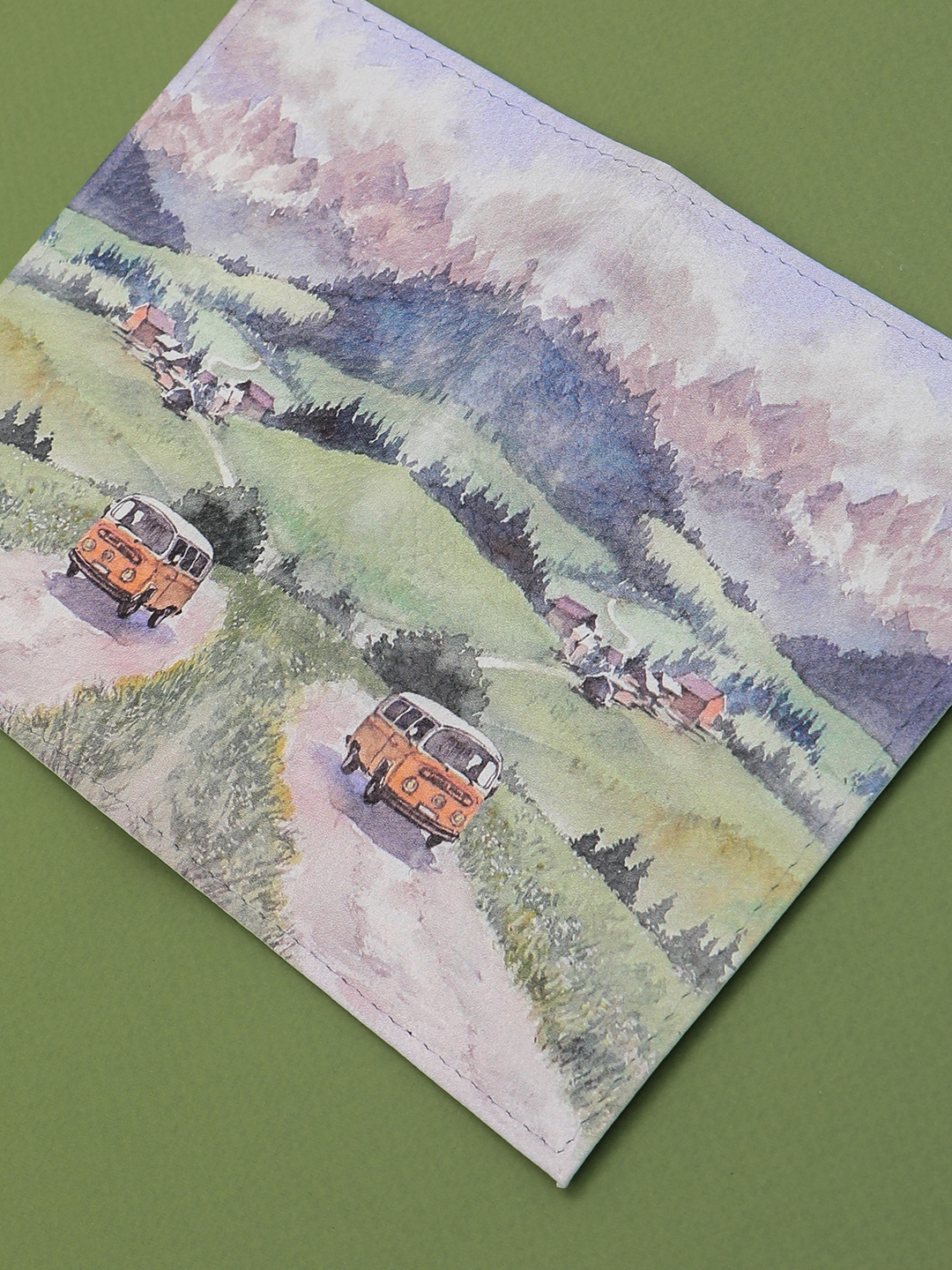 Обложка для паспорта от Alessandro Beato из натуральной кожи с принтом машины среди холмов