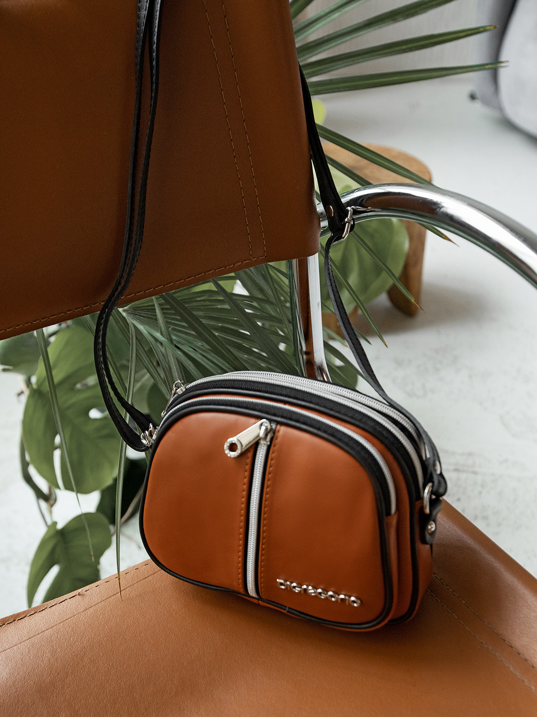 Кросс - боди с тремя молниями от Di Gregorio в рыжем цвете