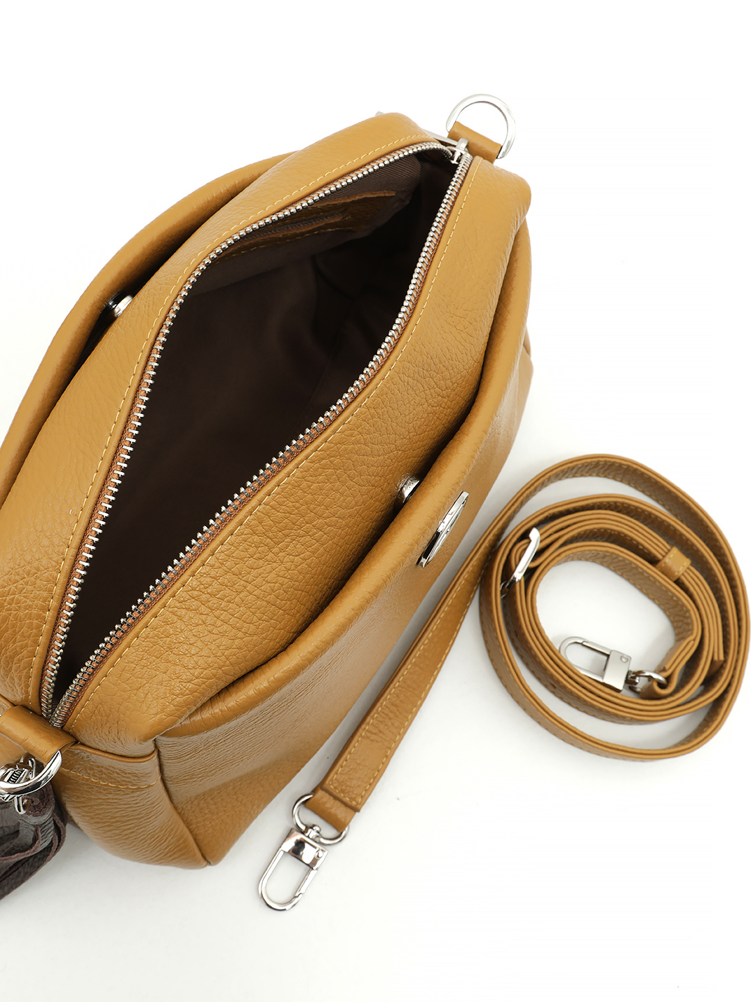 Мягкая кросс-боди с кисточкой и плетёным ремнём от FOLLE в рыжем цвете