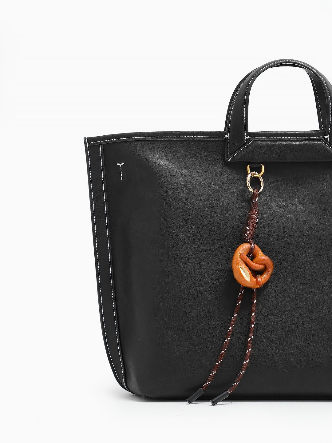 Сумка-шоппер с контрастной строчкой от IVORY в чёрном цвете