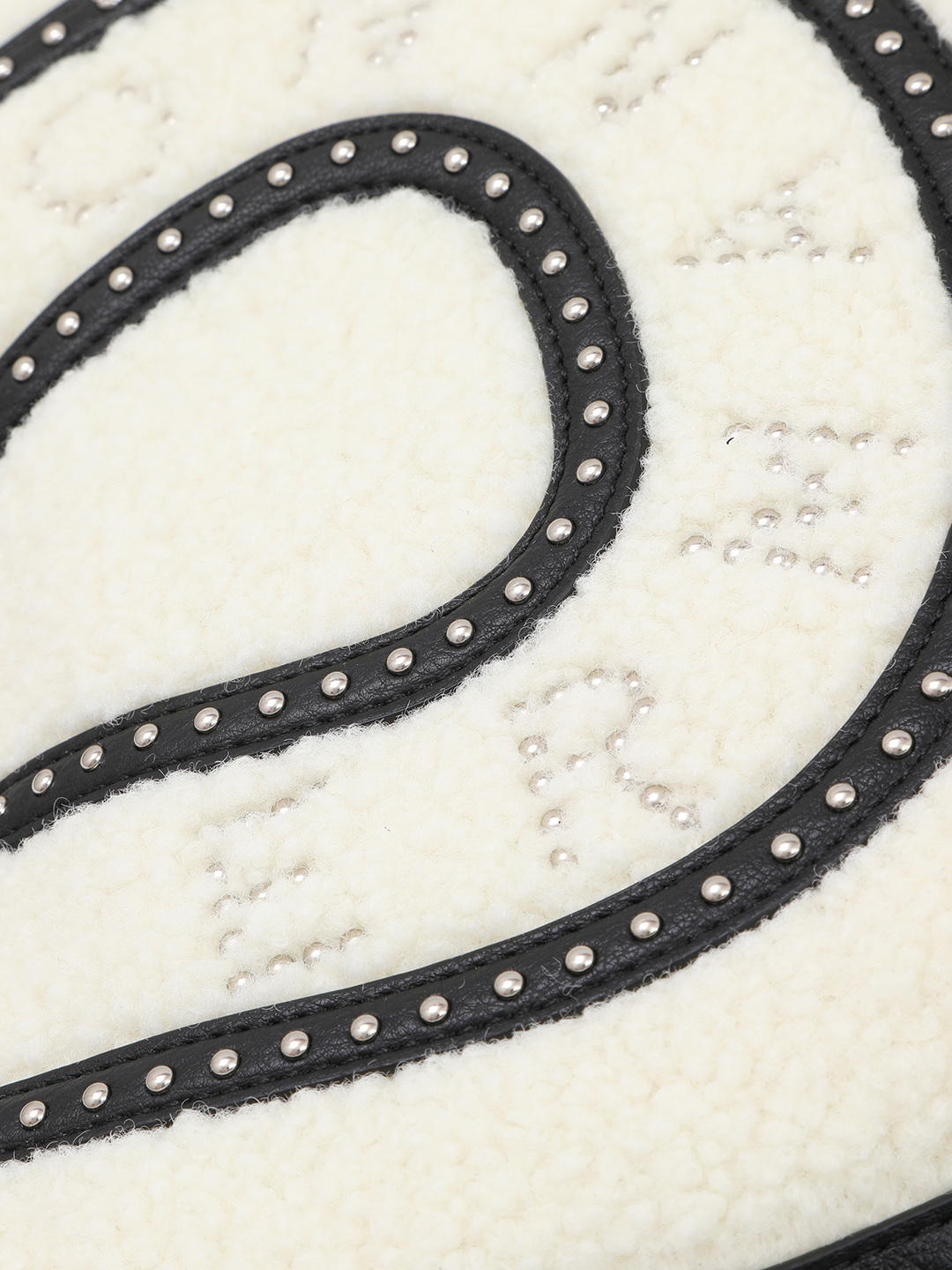 СУМКА-ХОБО В РАЗМЕРЕ "L" С НАДПИСЬЮ ИЗ МЕТАЛЛИЧЕСКИХ КЛЁПОК ОТ ERMANNO FIRENZE БЕЛОГО ЦВЕТА