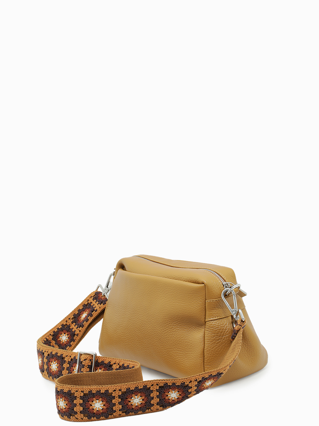 Мягкая кросс-боди с кисточкой и плетёным ремнём от FOLLE в рыжем цвете