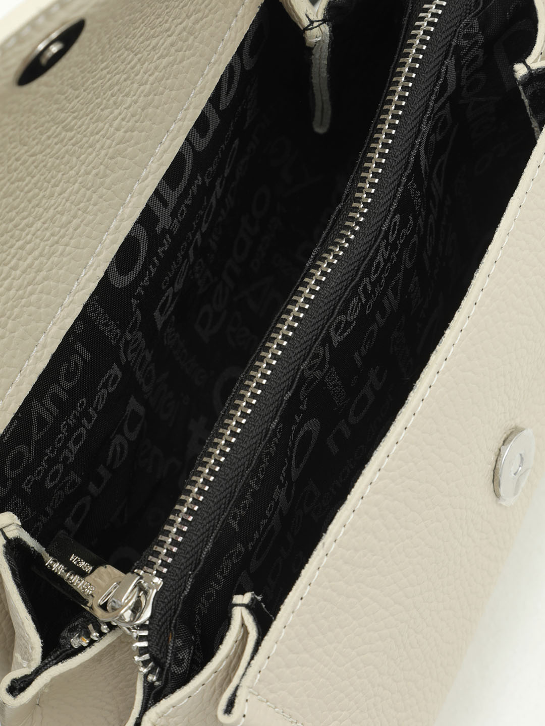 Небольшая сумка через плечо прямоугольной формы от Renato Angi из кожи бежевого цвета