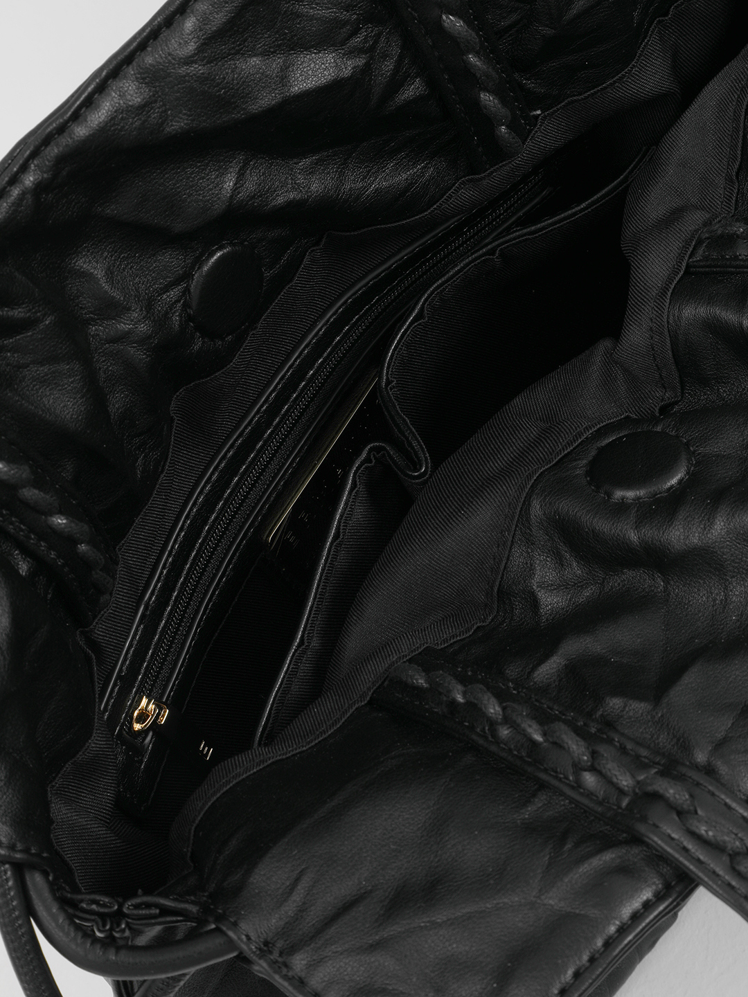 Шоппер в размере М с объёмной строчкой от ERMANNO FIRENZE в чёрном цвете