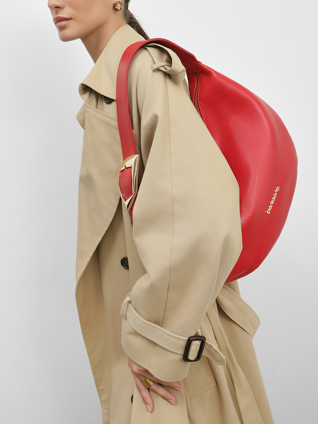 Мешок с акцентной фурнитурой от Di Gregorio в красном цвете