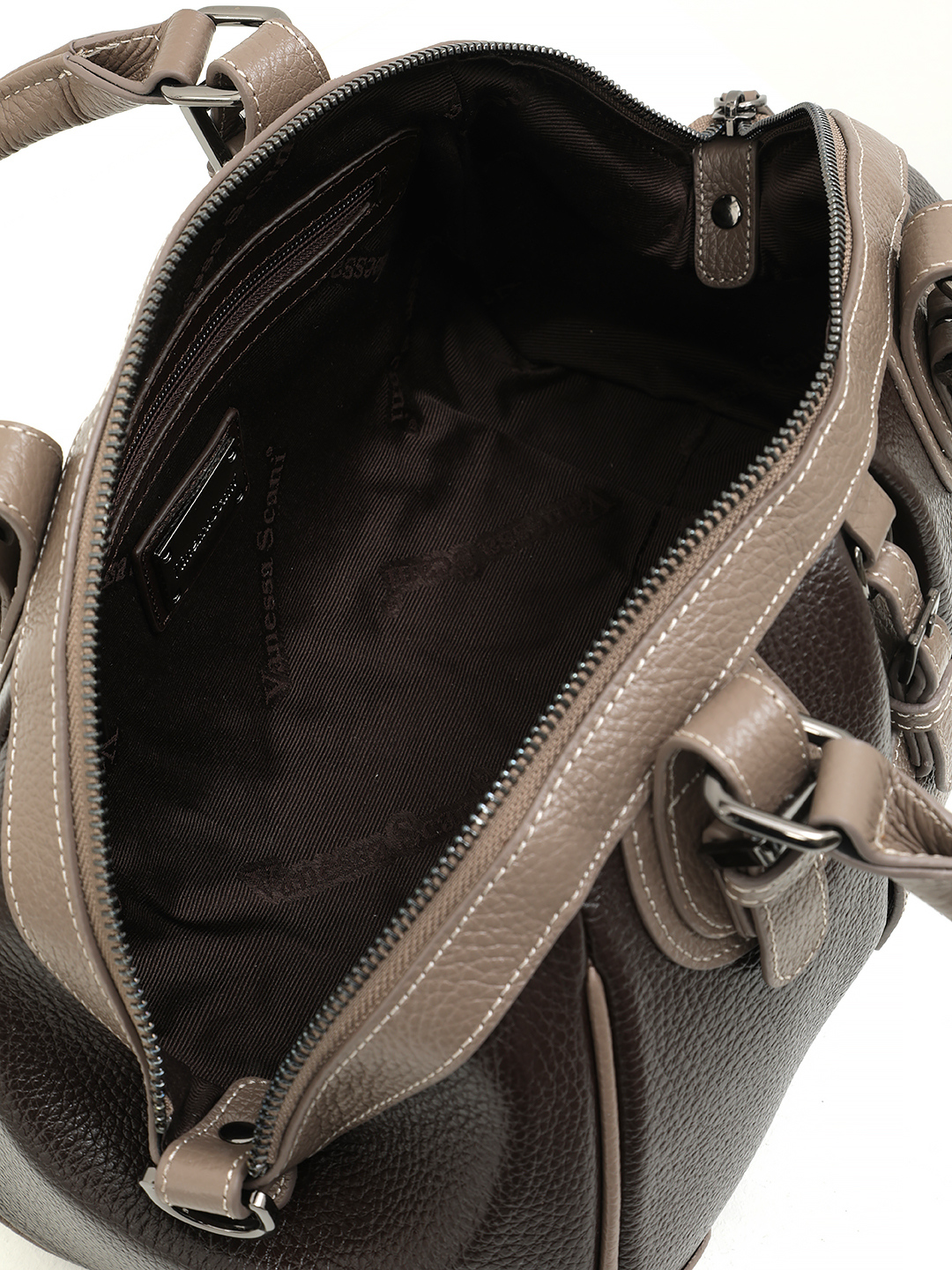 Сумка-боулер шоколадного цвета с гравировкой от бренда Vanessa Scani