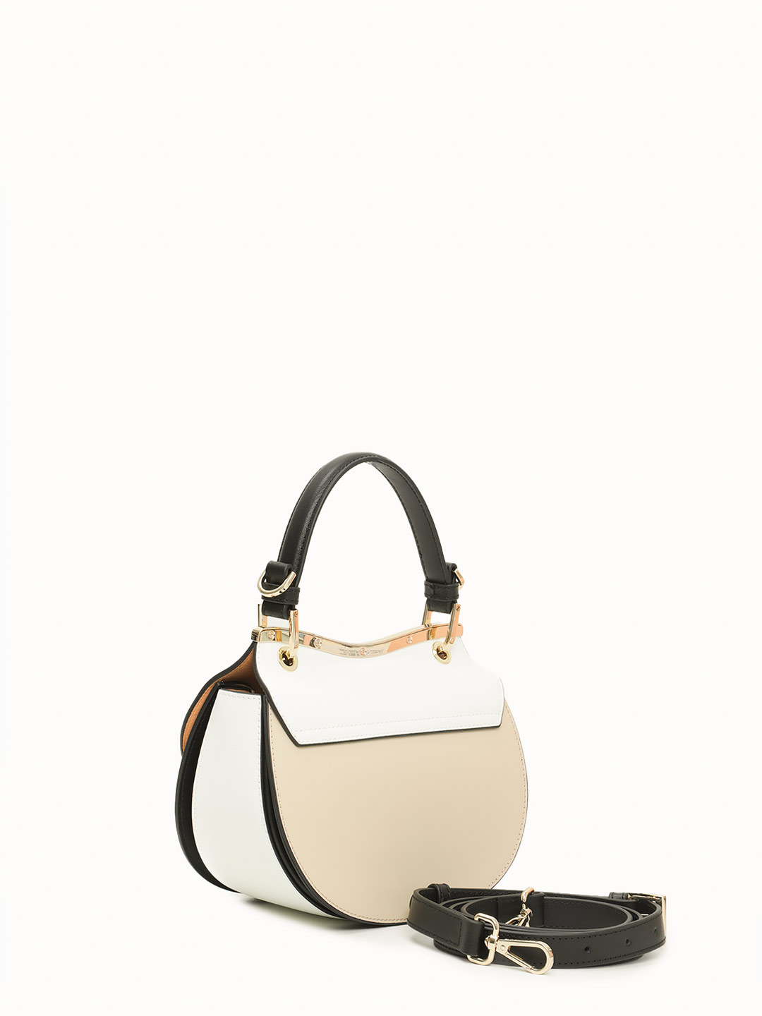 Небольшая сумка полукруглой формы с поворотным замком на фирменной пряжке от Cromia из бежевой и белой кожи