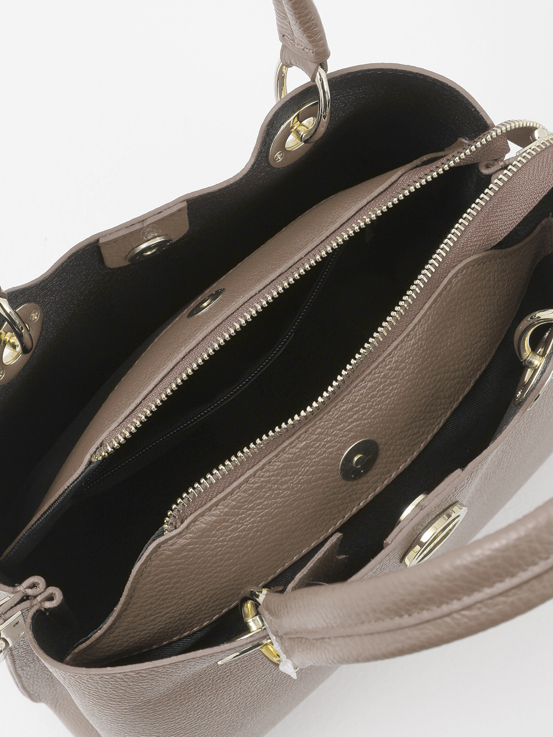 Базовый тоут из мелкозернистой кожи с круглой фурнитурой FOLLE в цвете тауп