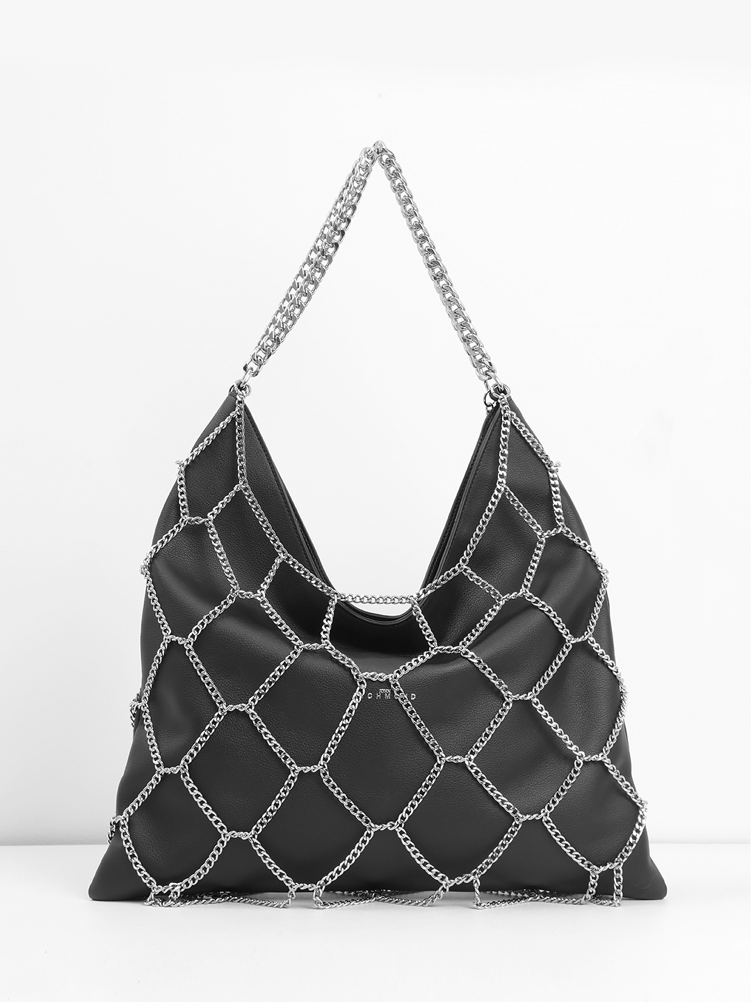 Сумка с серебристыми металлическими цепями от John Richmond в чёрном цвете