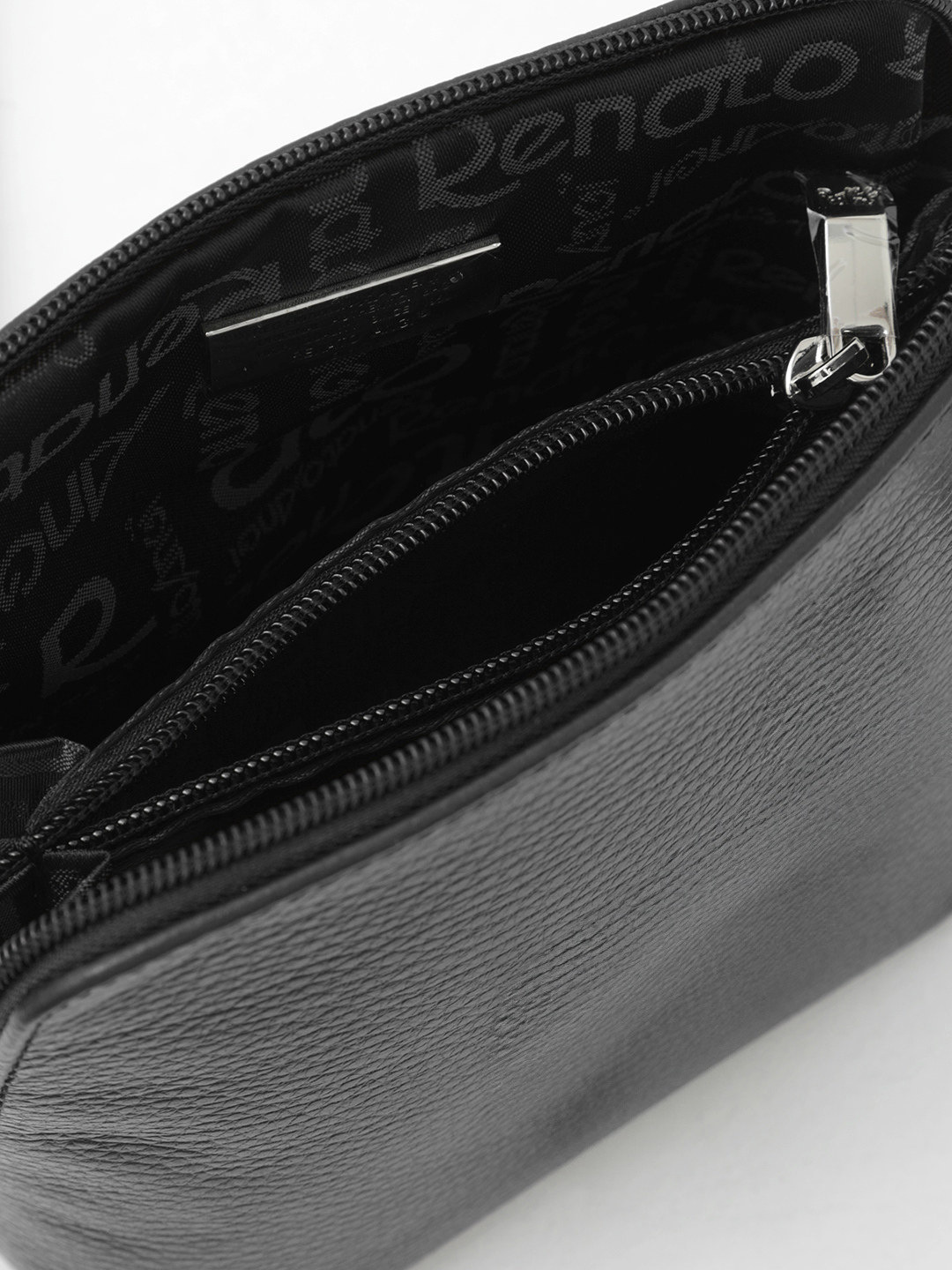 Чёрная кросс-боди в размере S от Renato Angi с фурнитурой-кошкой