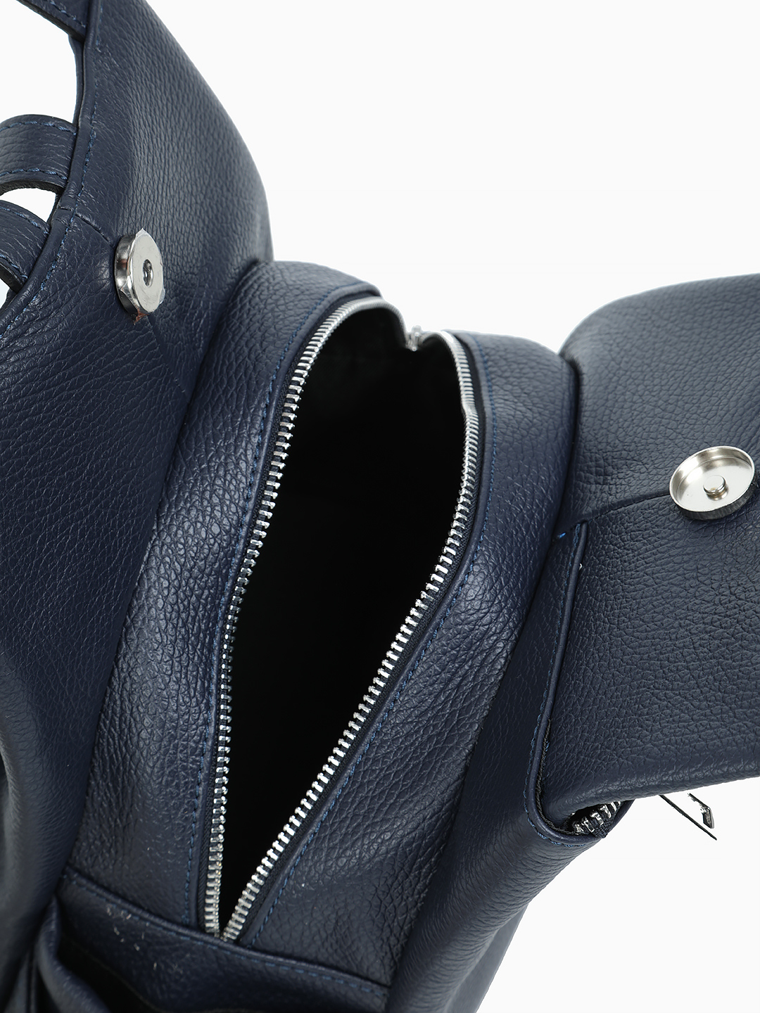 Сумка - рюкзак с волнообразным карманом и металлическими буквами Be Nice в синем цвете