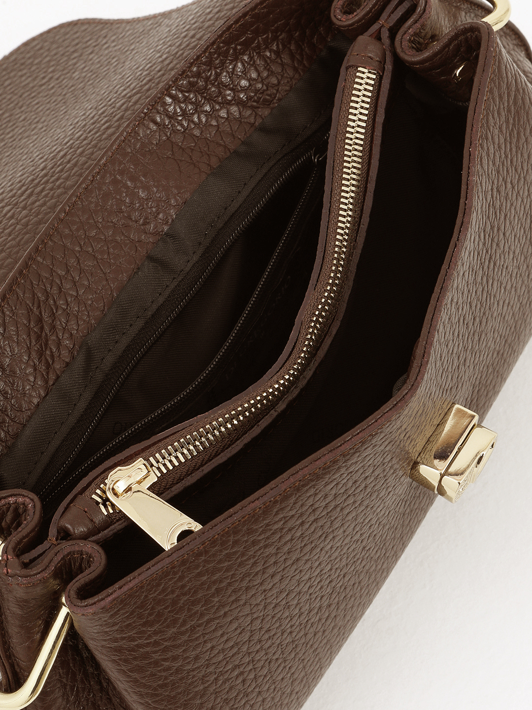 Кросс-боди в рыжем оттенке с поворотной фурнитурой от Di Gregorio