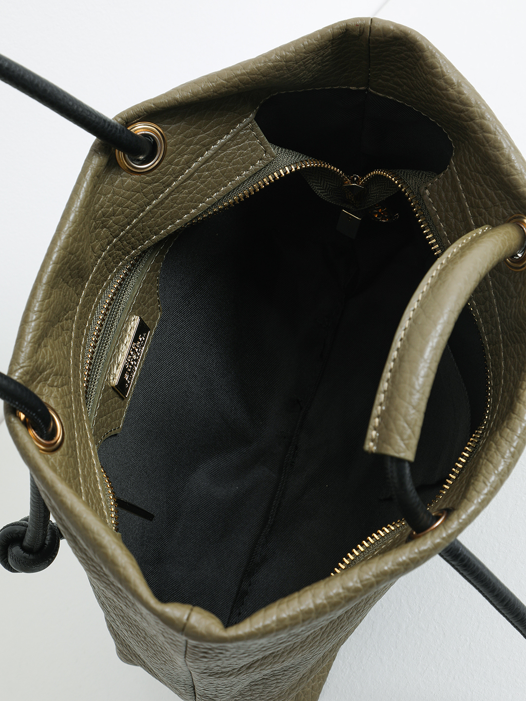 Сумка в размере М с двойными ручками с узлами от Sara Burglar в зелёном цвете