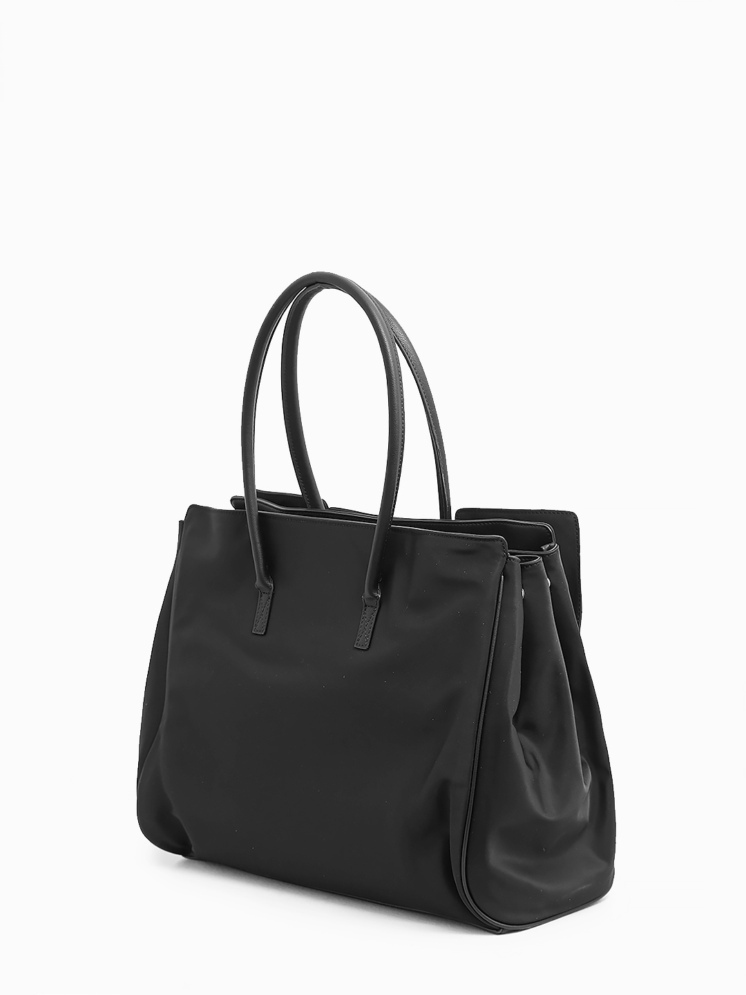 Нейлоновый шоппер с серебристой фурнитурой от IVORY в чёрном цвете