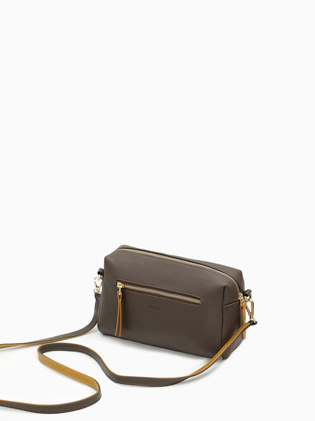 Небольшая кросс-боди с передним отделением на молнии от FOLLE в коричневом цвете