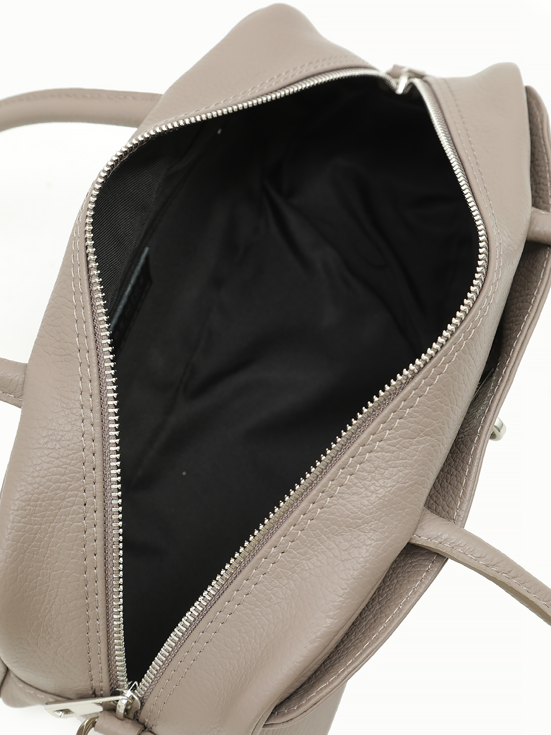 Багет среднего размера из натуральной кожи цвета тауп от BE NICE