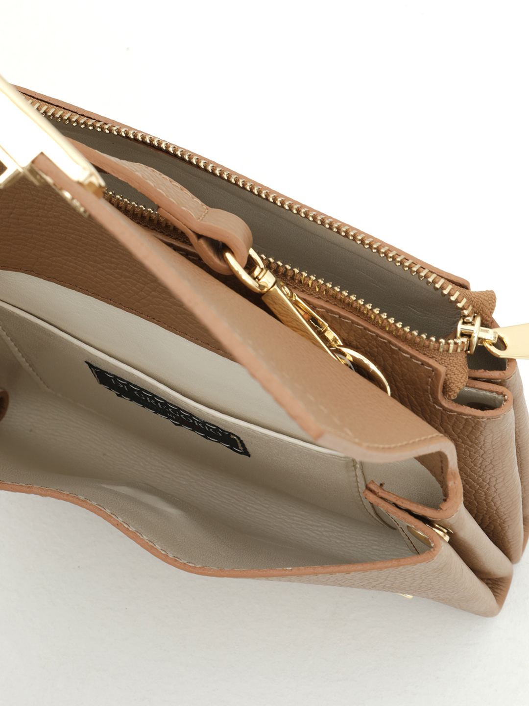 Сэтчел с декоративной пряжкой от Di Gregorio орехового цвета