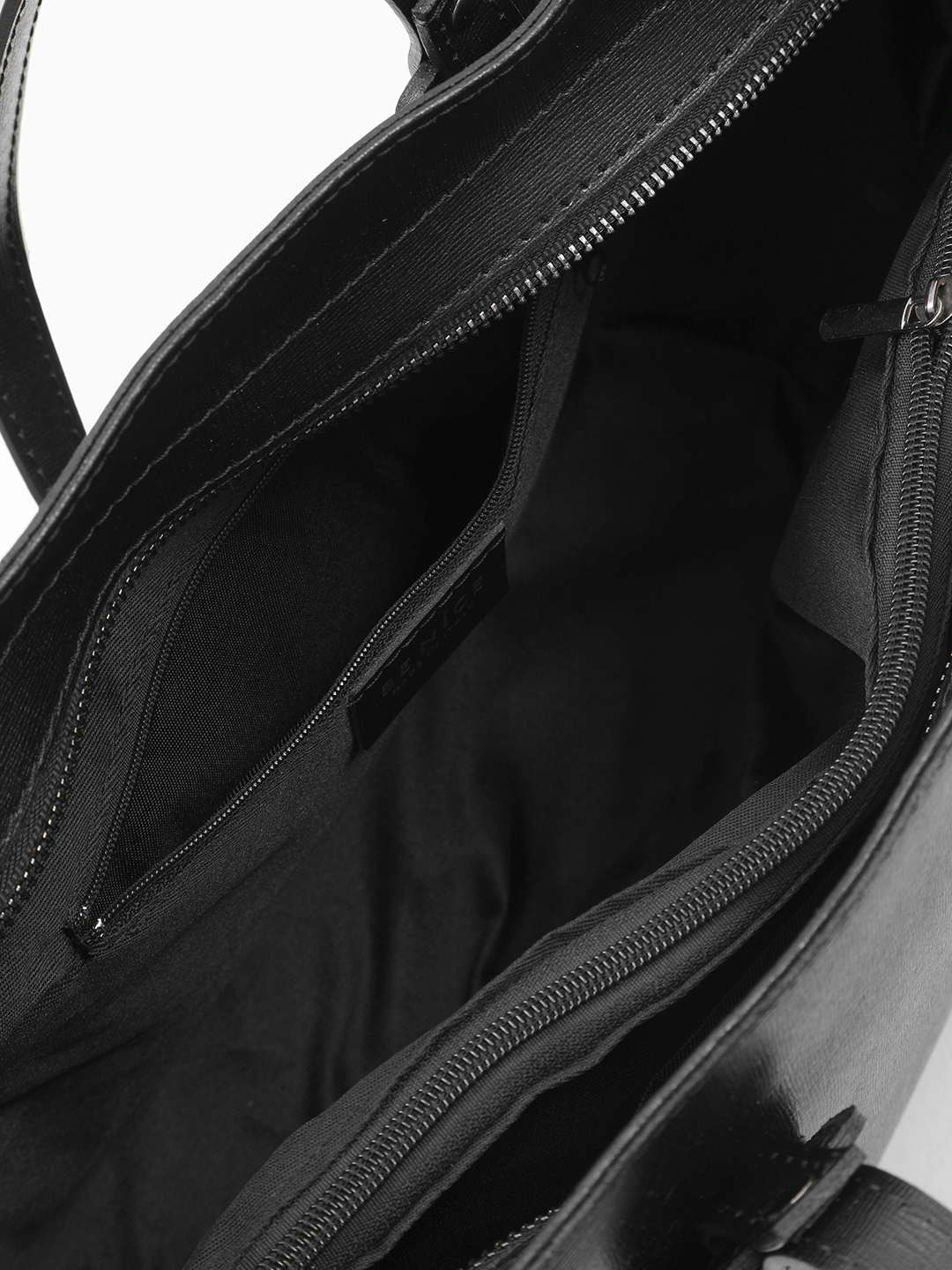 Чёрная сумка-трапеция IZZI с длинным плечевым ремнём от BE NICE