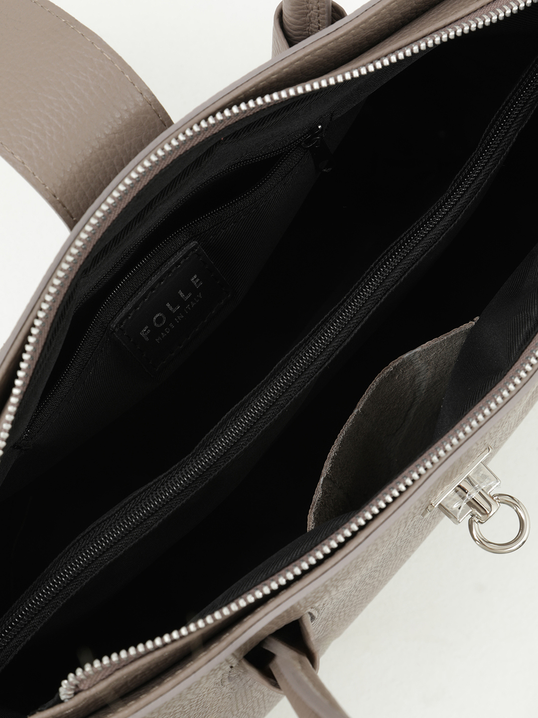 Прямоугольный шоппер на молнии с откидным хлястиком от FOLLE в цвете тауп