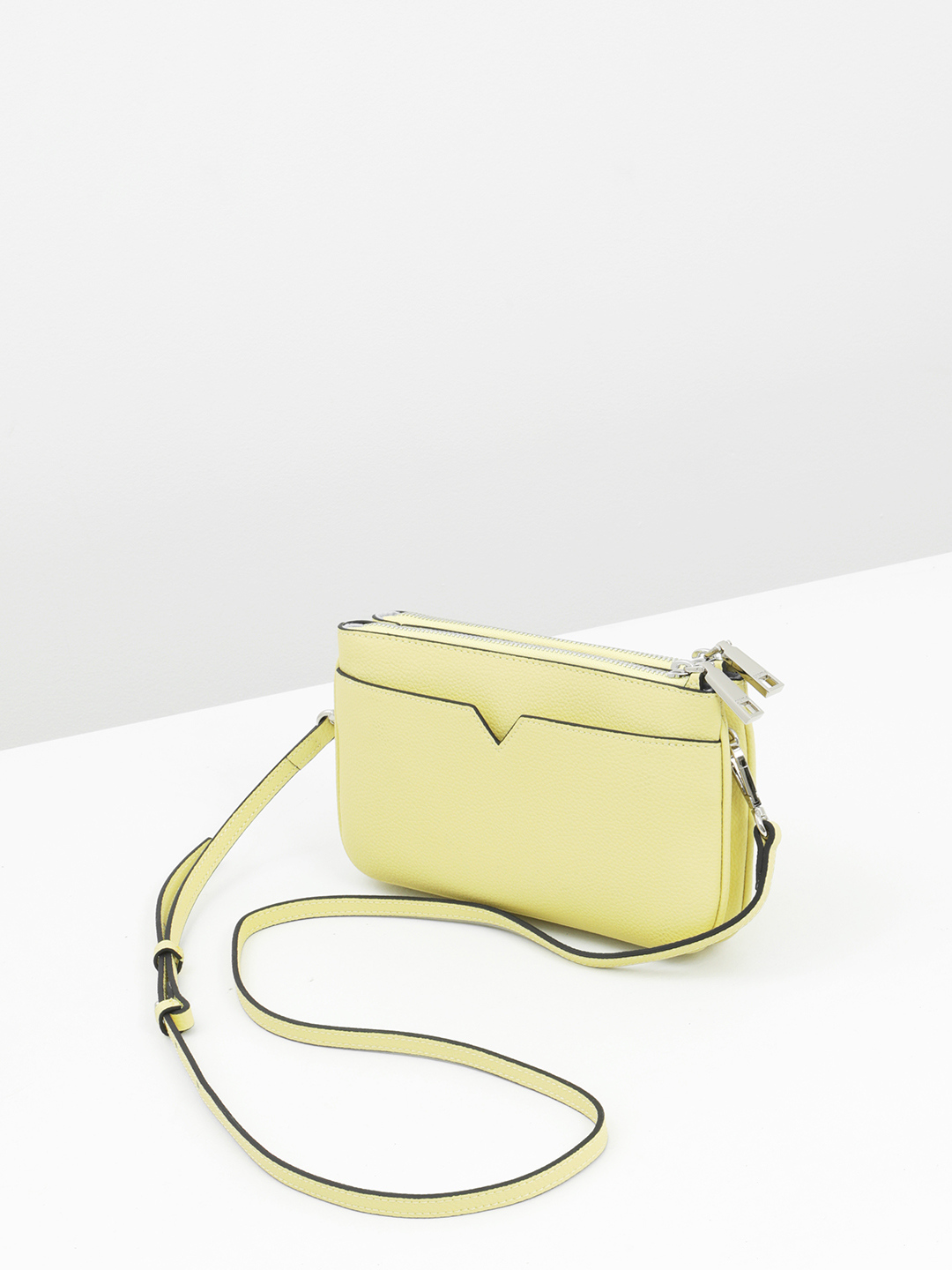 Небольшой клатч бренда Cromia в желтом оттенке pistacchio