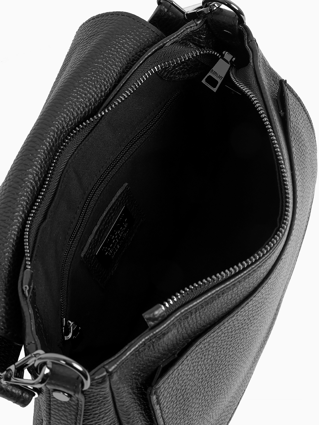 Чёрная сумка сэдл с квадратным клапаном со штампом от RIPANI
