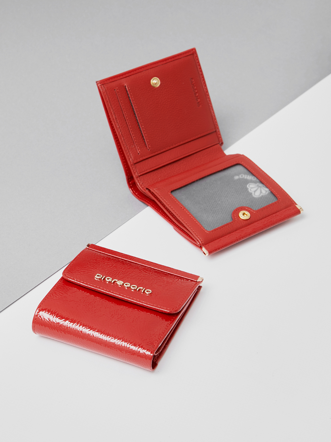 Мини-кошелёк с металлической гравировкой Di Gregorio из лаковой кожи красного цвета