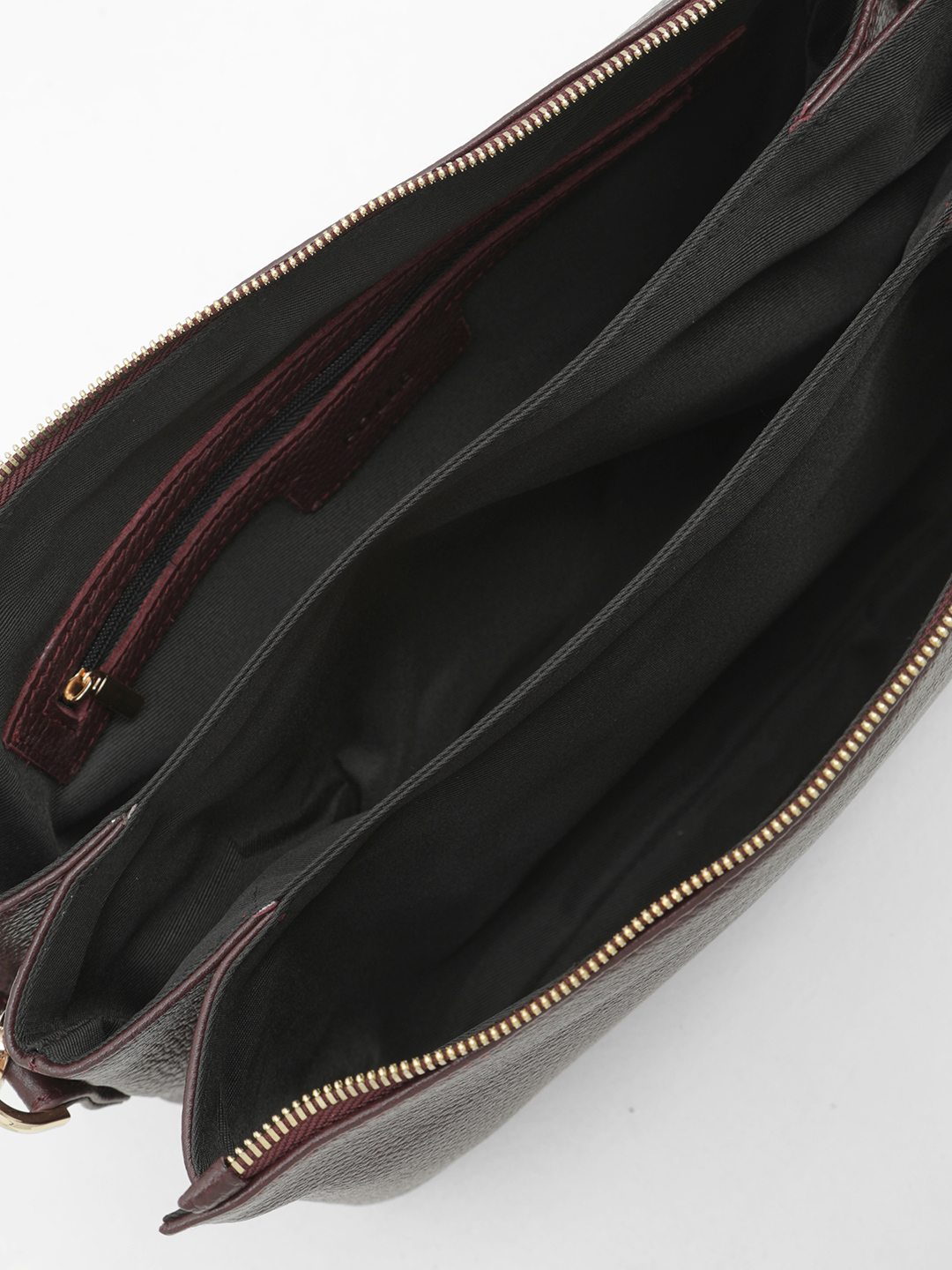 Сумка клатч прямоугольной формы из натуральной кожи винного оттенка от FOLLE