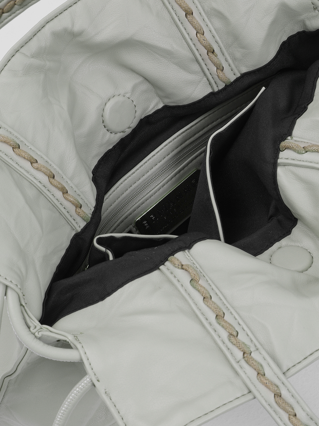 Шоппер в размере М с объёмной строчкой от ERMANNO FIRENZE в оттенке зелёного чая