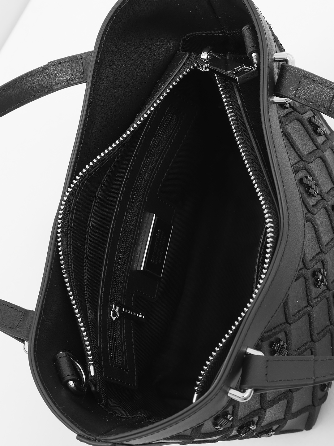 Сумка-корзинка с вышивкой и цветным бисером от CROMIA в чёрном цвете